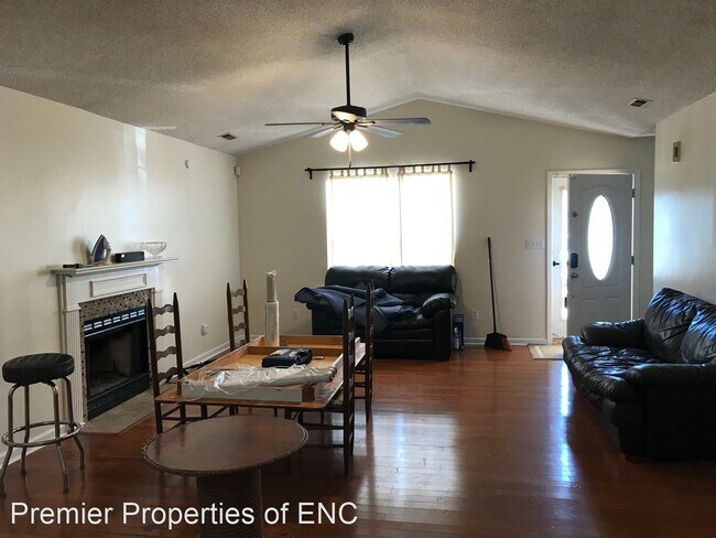 Foto del edificio - 4 br, 2 bath House - 404 Chaps Court