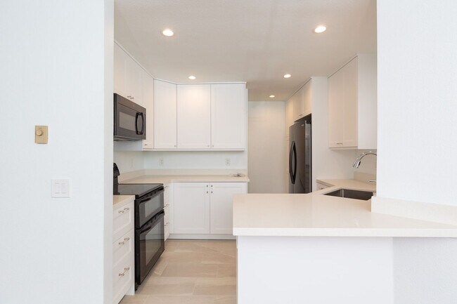 Foto del edificio - 2 bed, 2 bath Townhome – LA JOLLA/UTC