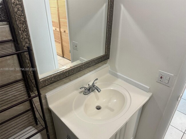 Foto del edificio - 1801 NE 140th St