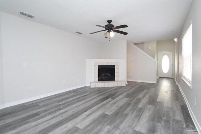 Foto del edificio - 3116 Two Sisters Wy