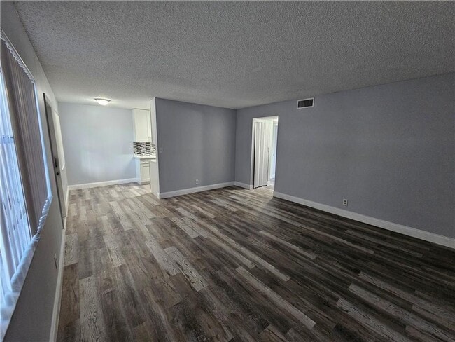 Building Photo - 9862 Nob Hill Ct