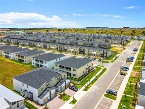 Building Photo - 9331 Sommerset Hills Dr