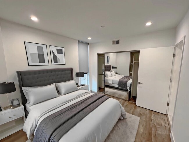 Building Photo - 4364 McLaughlin Ave