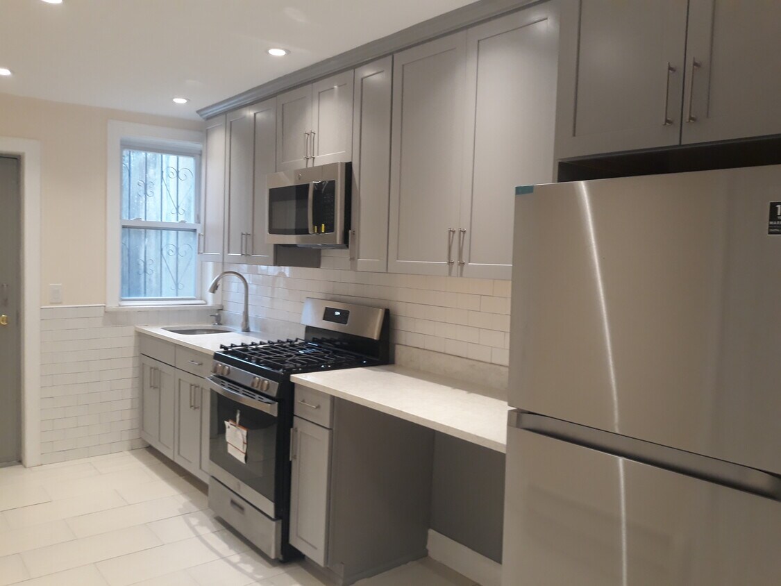 Foto principal - 161 Rockaway Pky