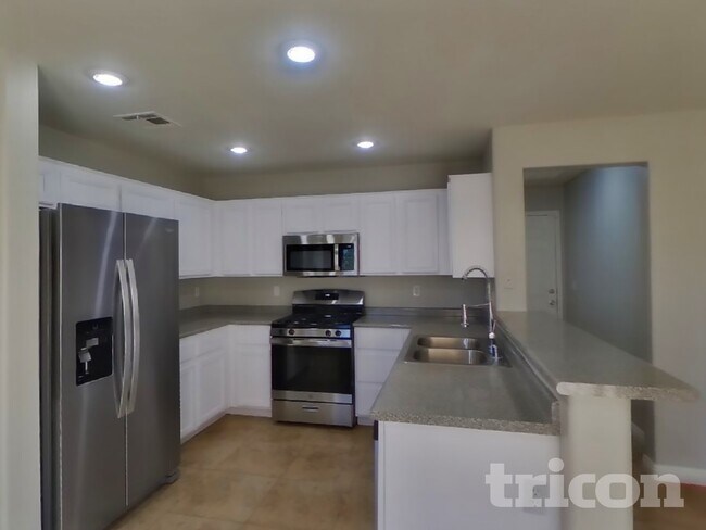 Foto del edificio - 977 Medina De Leon Ave