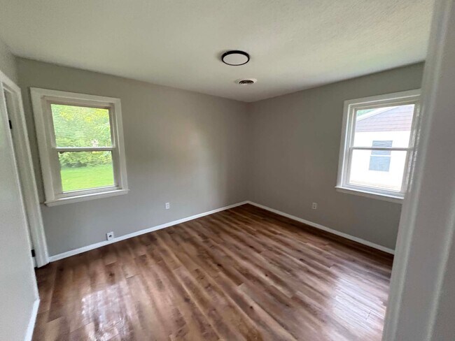 Building Photo - 123 Tisdale St
