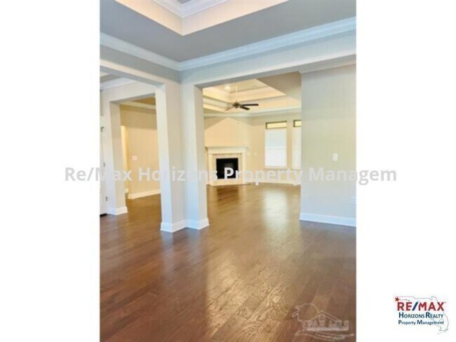 Foto del edificio - Wonderful home in Huntington Creek Subdivi...