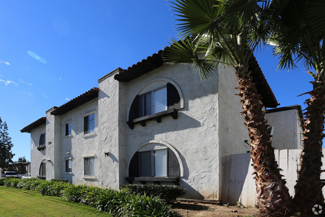 Building Photo - Mollison El Dorado