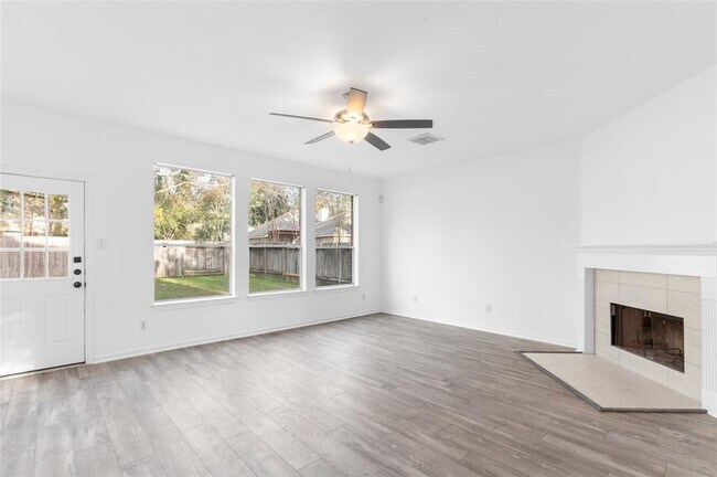 Foto del edificio - 115 W Russet Grove Cir