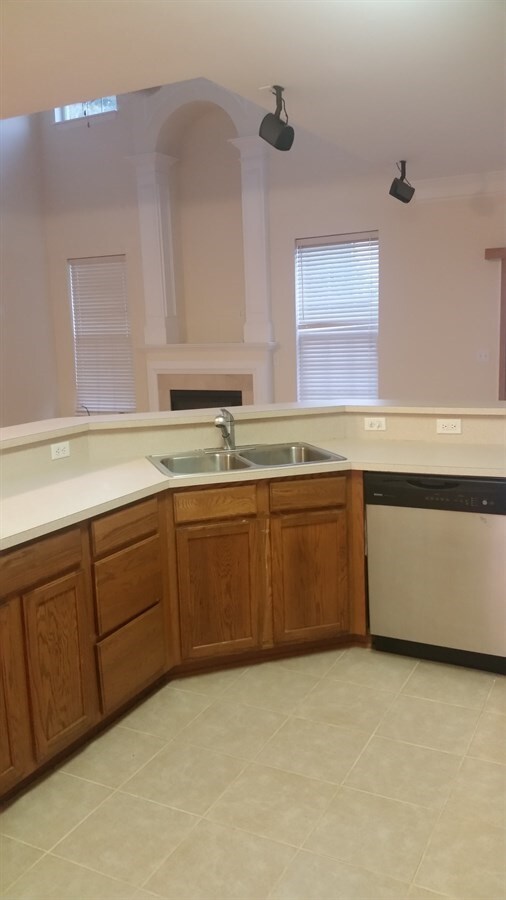 Building Photo - 4 BR/2BA Home in Bells Crossing S/D