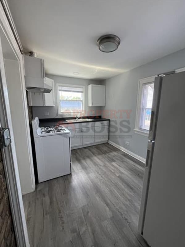 Building Photo - 15 Rimbach St