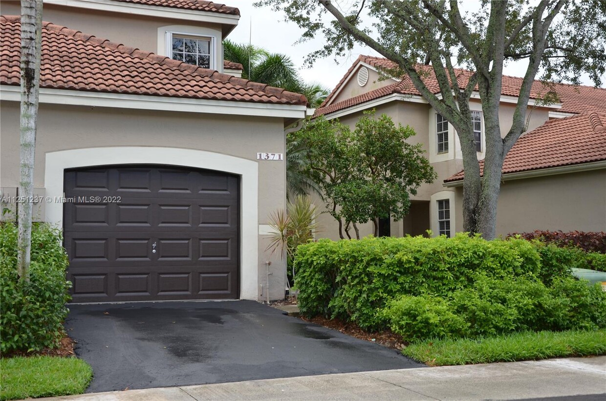 Primary Photo - 1371 Sorrento Dr