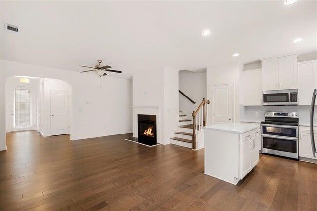 Building Photo - 4915 Longview Walk