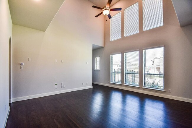Building Photo - 6803 Verandah Way