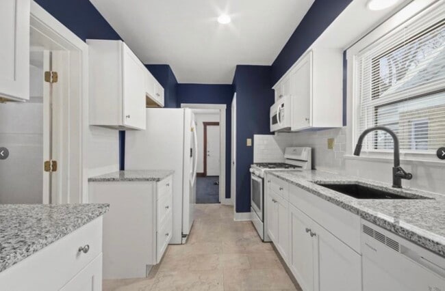 Building Photo - 2003 E Midlothian Blvd