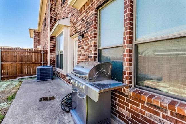 Building Photo - 3649 Vienna St