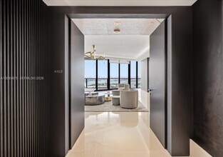 Building Photo - 1000 Biscayne Blvd
