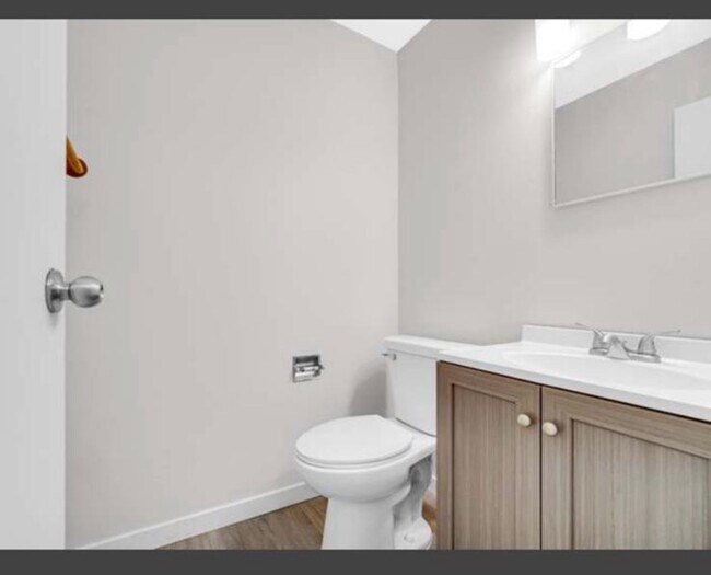 Foto del edificio - 1765 Short Ave