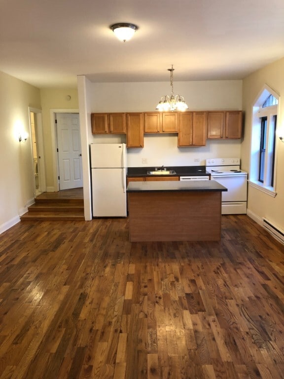 Building Photo - 631 W Barry Ave