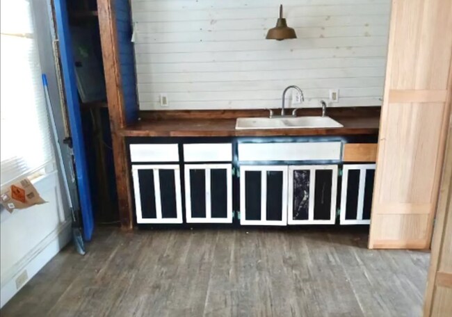 Foto del edificio - 58 Pleasant Ave