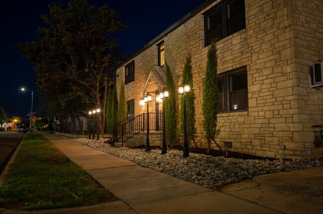 Foto del edificio - 718 S Columbia Ave