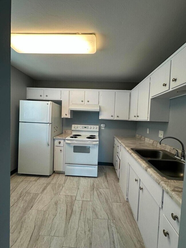 Foto del edificio - 1212 E St