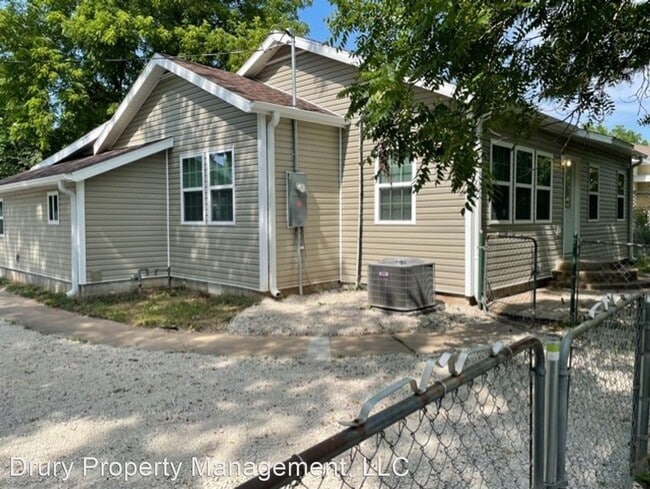 Building Photo - 3 br, 2 bath House - 212 W. Blaze Rd