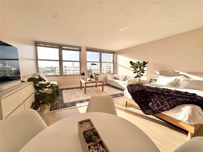 Foto del edificio - 2899 Collins Ave
