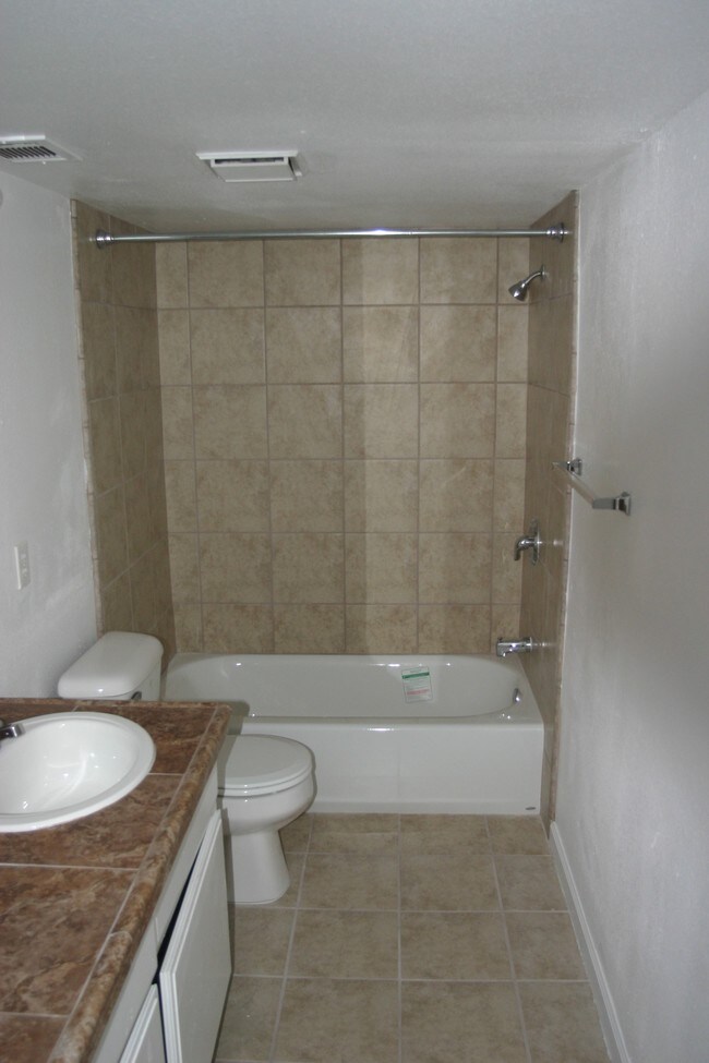 Foto del edificio - 6008 Hill Dale Ct