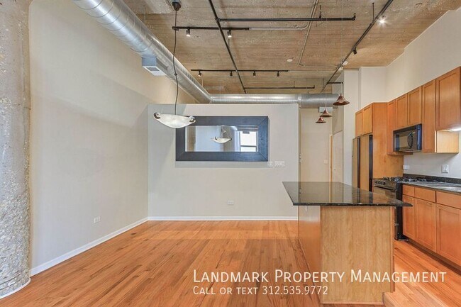 Building Photo - 758 N Larrabee-#820