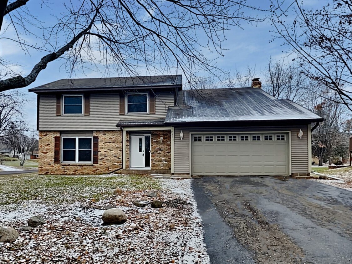 Primary Photo - 8800 Hillside Trl S