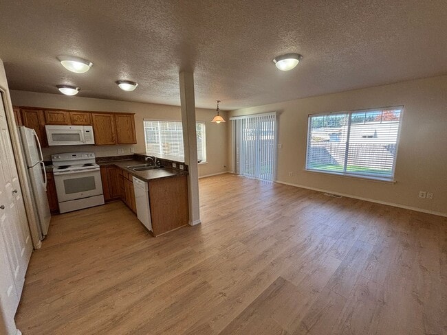 Foto del edificio - 3 Bedroom 2.5 Bath Duplex