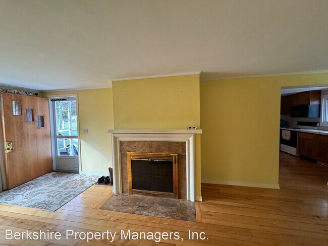 Building Photo - 3 br, 1 bath House - 47 Fort Hill