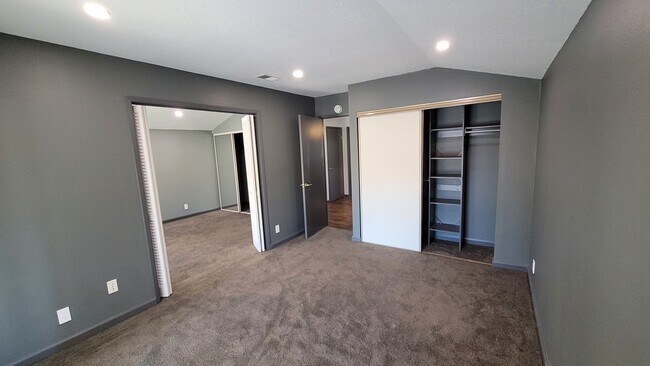 Dormitorio 1 - 108 Lexington Dr