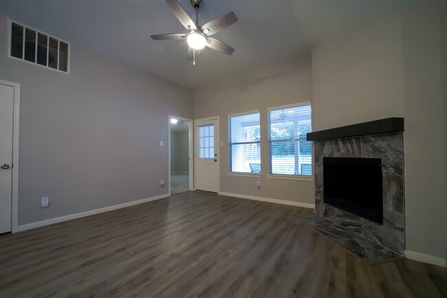 Foto del edificio - 117 Harbour Town Cir