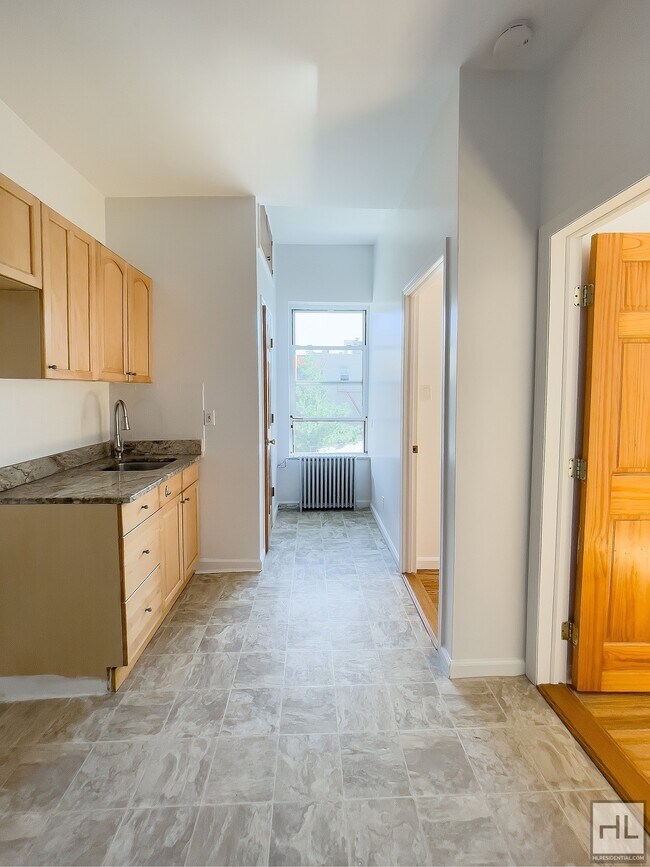 Building Photo - DIAMOND STREET / Greenpoint / Junior 2-bed...