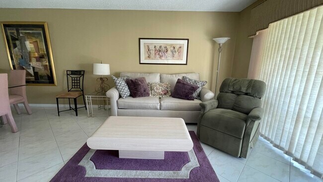 Foto del edificio - 6936 Huntington Ln