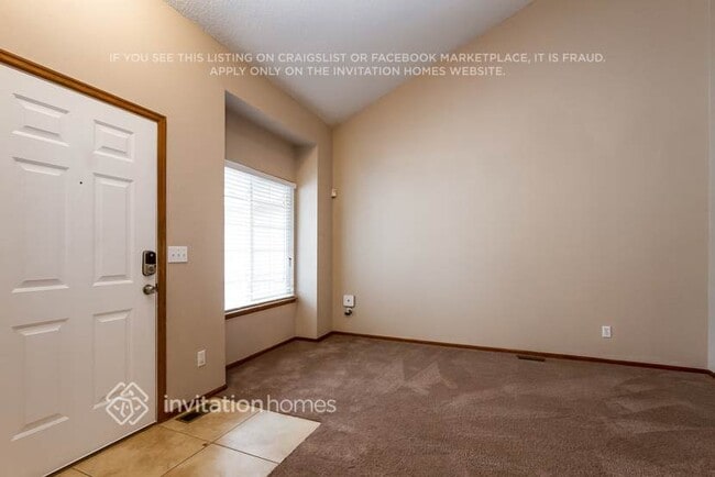 Building Photo - 10051 Shoshone Way