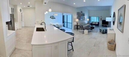 Building Photo - 1640 12 Oaks Way