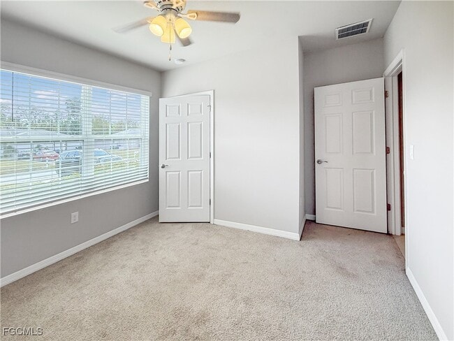 Foto del edificio - 8357 Matanzas Rd