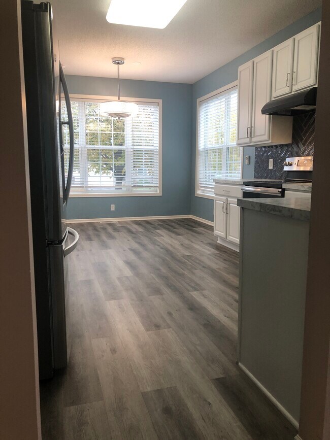 Foto del edificio - 1680 Oakbrooke Ct