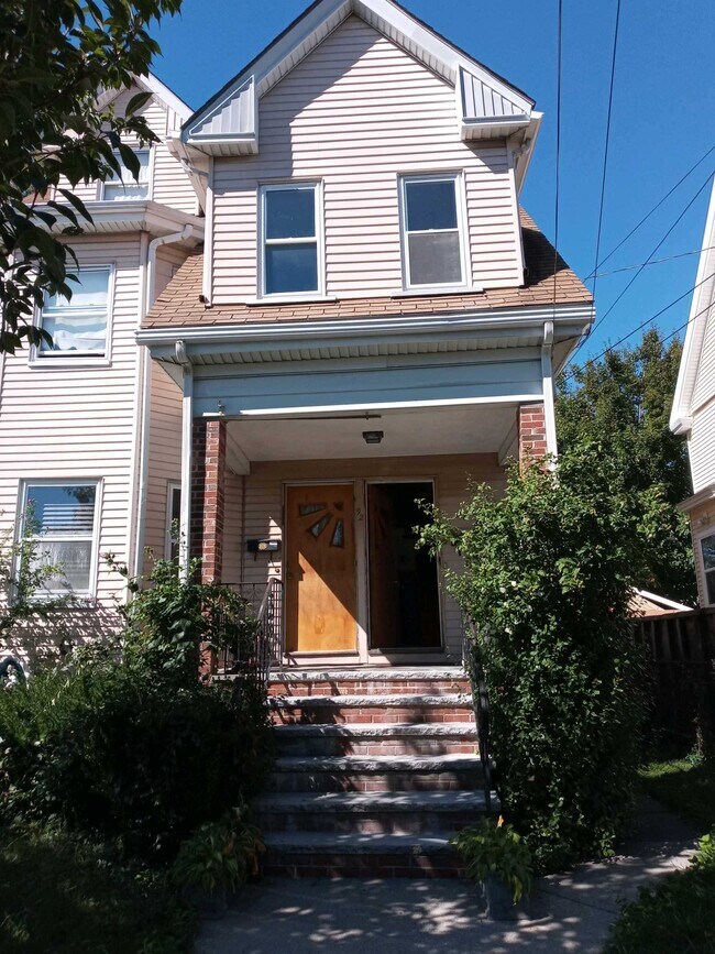Building Photo - 92 Sheridan Ave