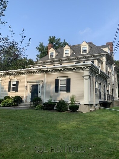 Foto del edificio - 129 Pleasant St