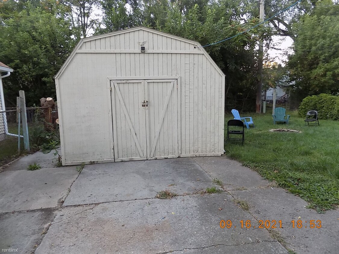 Foto del edificio - 2 br, 1 bath Duplex - 134 W Muir Ave