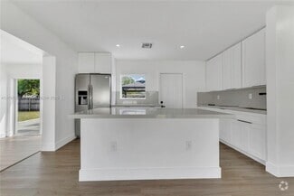 Building Photo - 6535 Miramar Pky