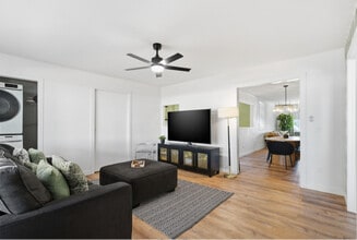 Building Photo - 8642 Macawa Ave