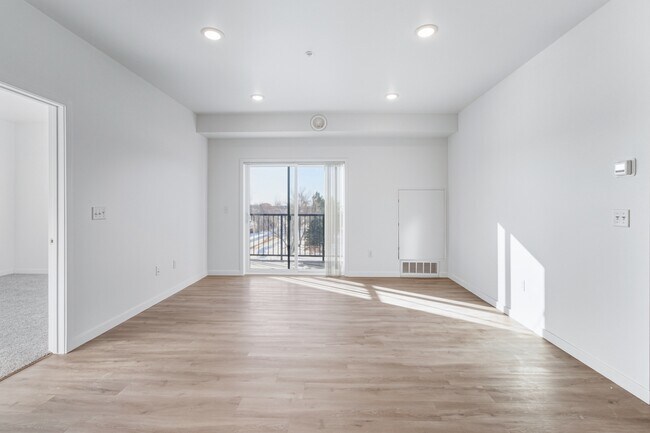 Foto del edificio - 2465 62nd Ave S