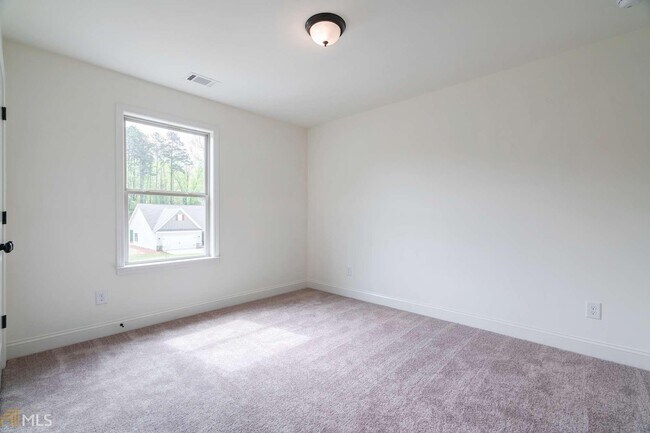 Building Photo - 5881 Ridgedale Ct