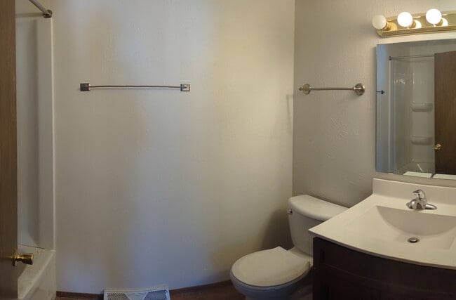 Building Photo - 110-112 West Grant St