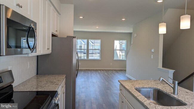 Foto del edificio - 413 SILVER BIRCH Dr